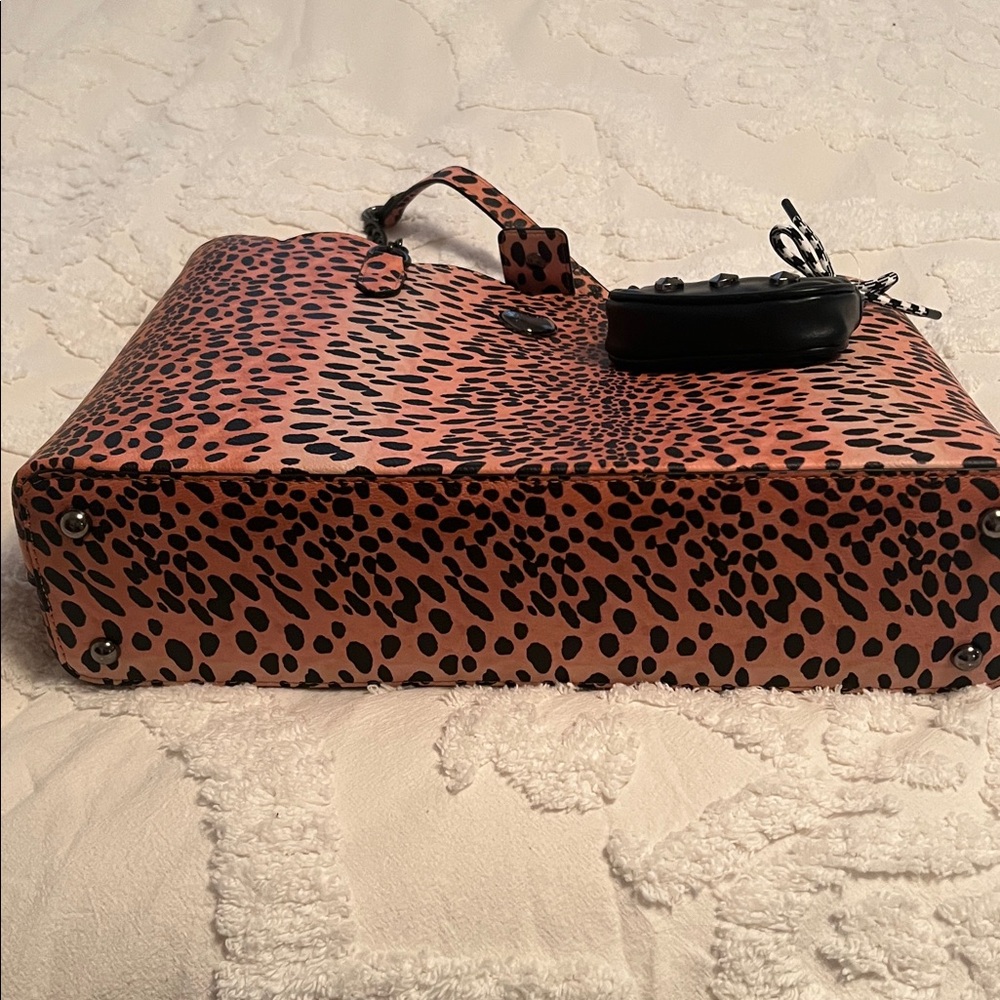 Betsy Johnson In the Prowl Leopard Print Tote Bag - Picture 9 of 9